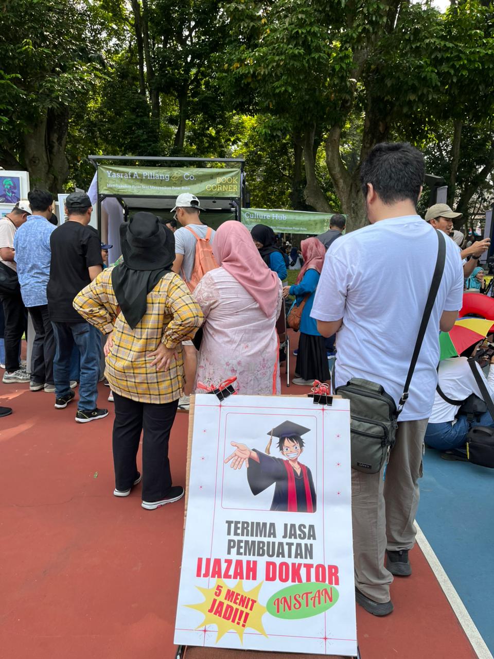 Ada Jual Beli Ijazah di Pasar Seni ITB, Mau Gelar Doktor atau Profesor?